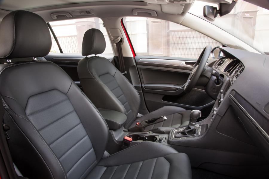 Интерьер Volkswagen Golf Alltrack (Typ 5G) 2017 года  (NA) (фото 44 из 73)
